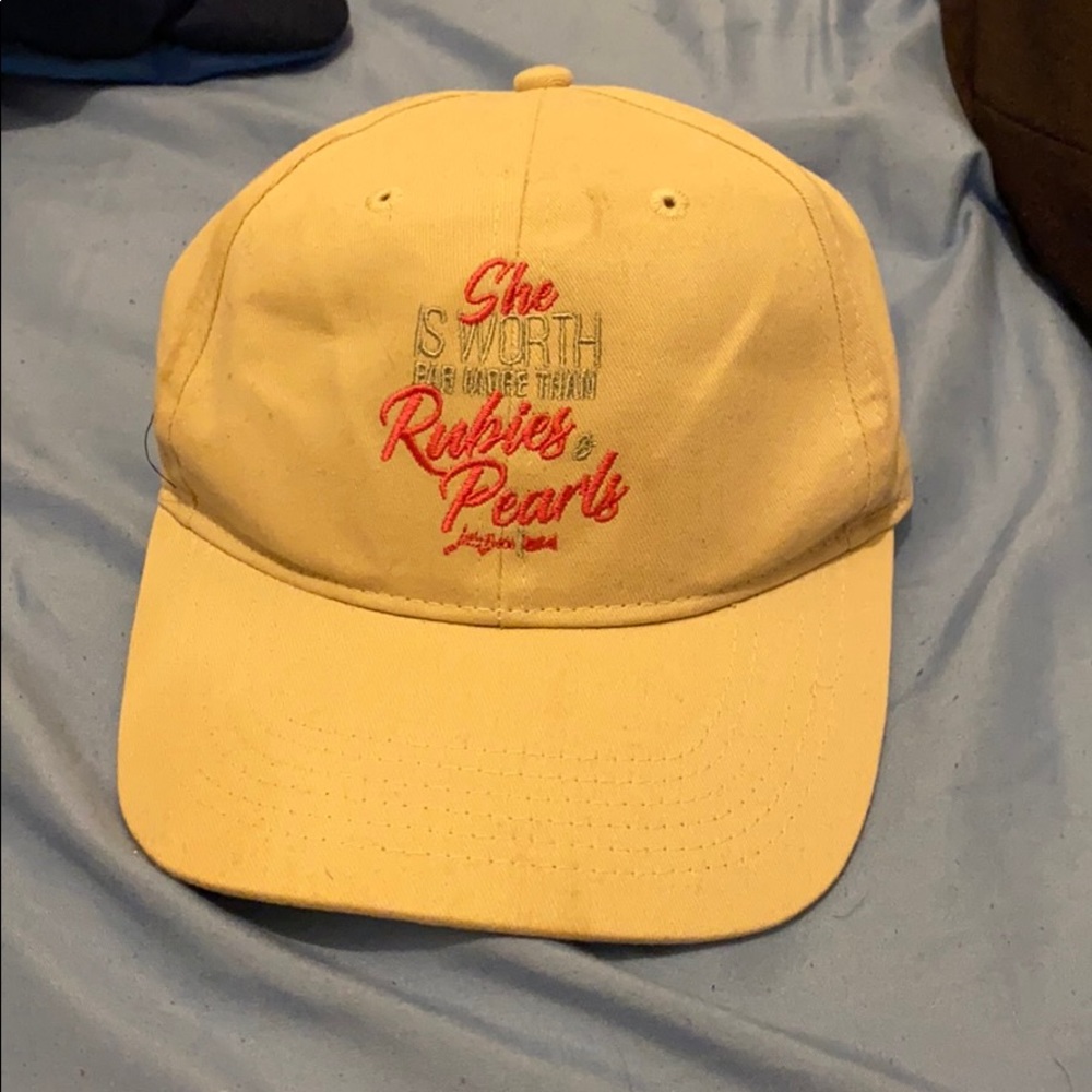 Tan hat